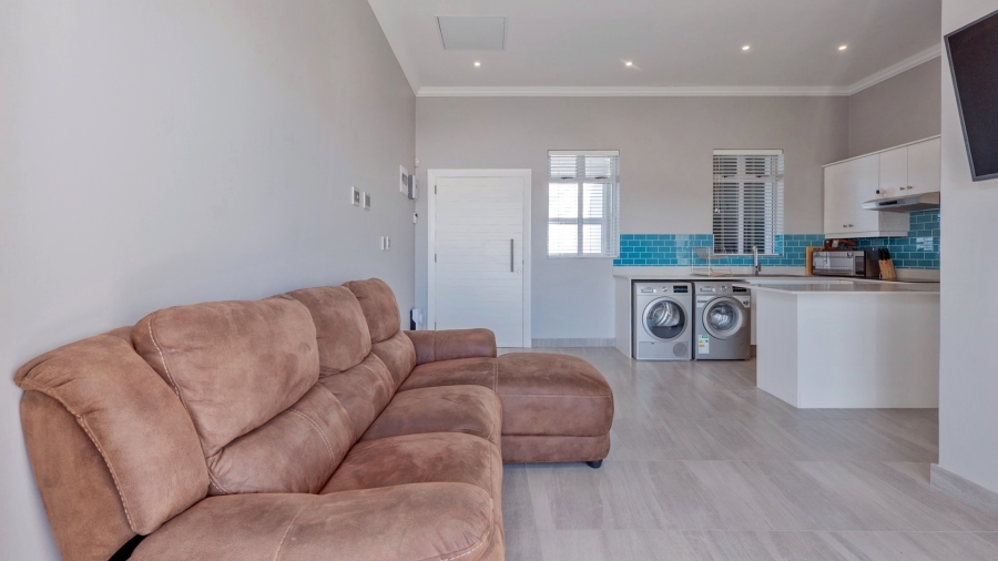 2 Bedroom Property for Sale in Struisbaai Western Cape